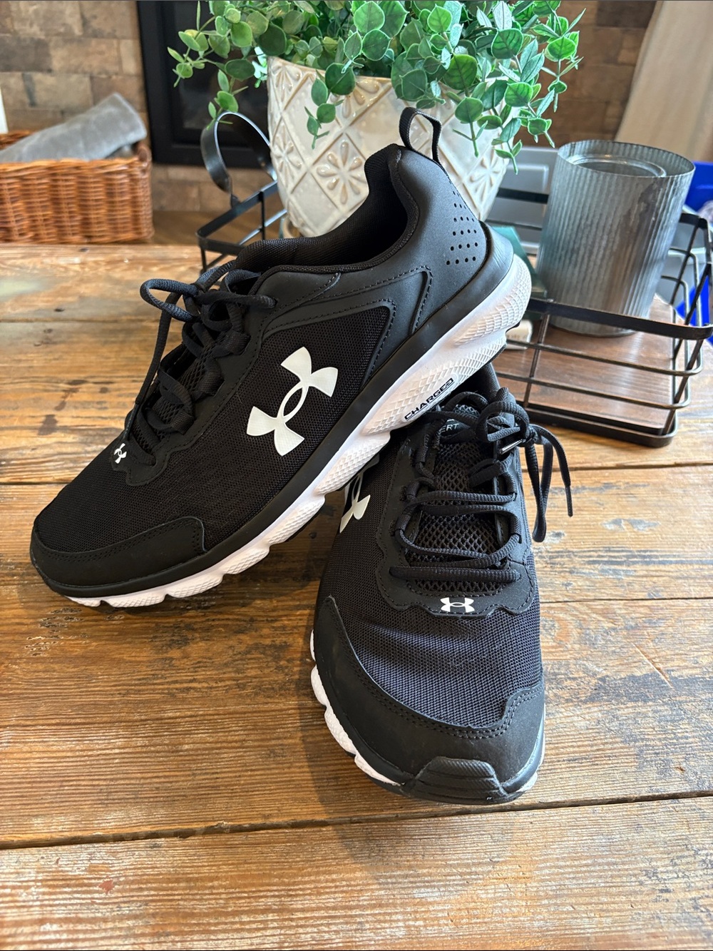 Under Armour Charged Assert 9 Mens Running Shoes Size 12